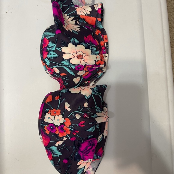 Floral Bikini Top - Picture 2 of 3